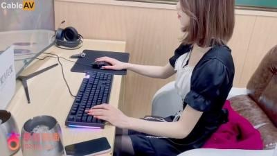 电竞女仆小桃陪你玩，激情互动等你来战！