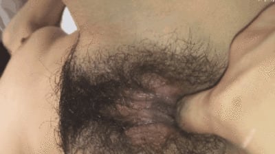 95后师范美眉随凡哥酒店开房自拍，镜头前羞涩含春，粗硬巨屌直捣蜜穴！